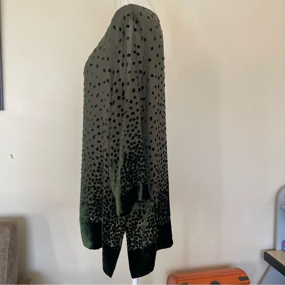 Doncaster Silk Rayon Blend Green Velvet Women's Blouse (Size 10) - Picture 3 of 9